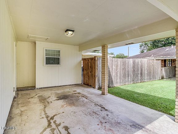 4th image of 303 Gerald Dr