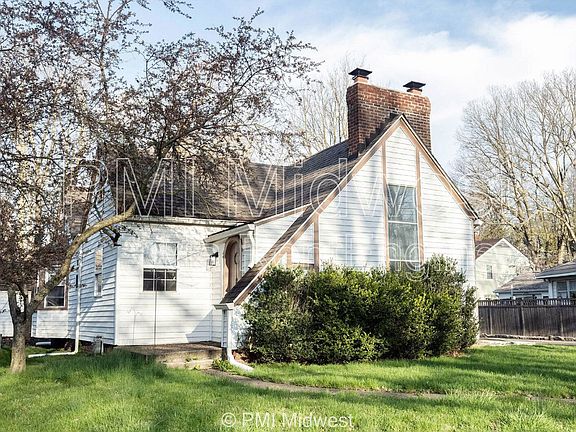3rd image of 4058 N Illinois St