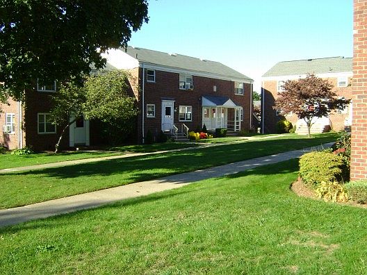 1st image of 480 Crestwood Ave APT 42