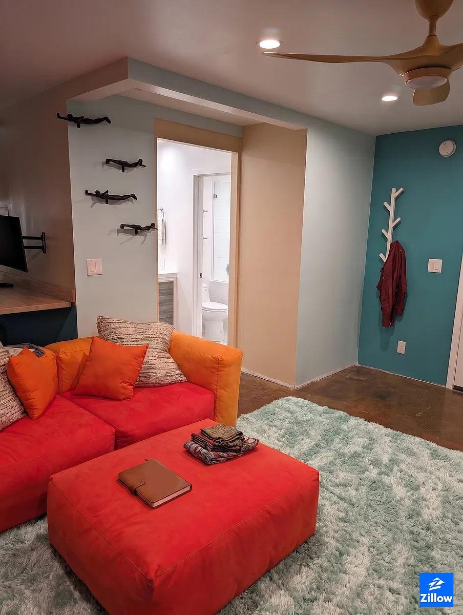 Building Photo - 3734 S Canfield Ave #106