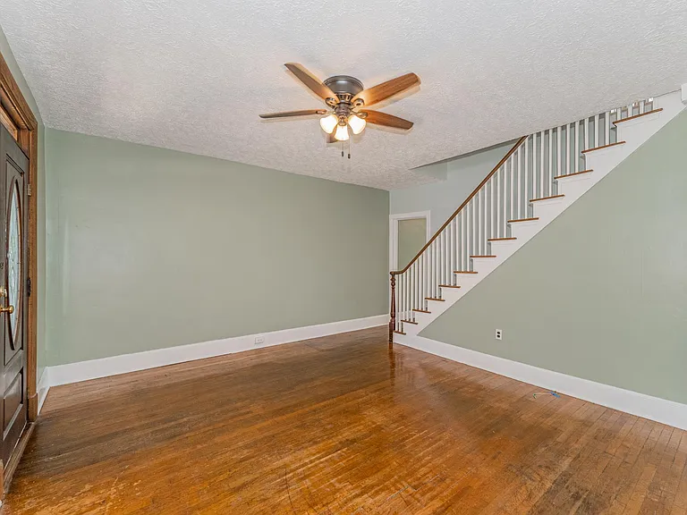 3028 W Leigh St — Photo 7