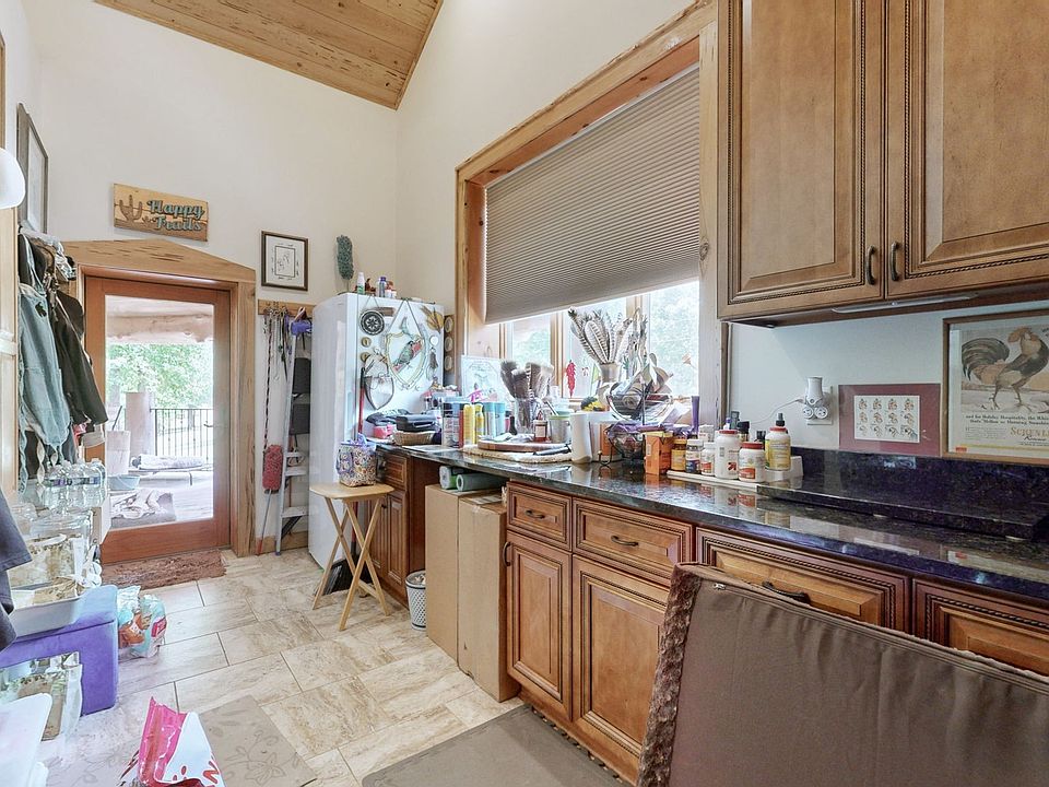 31st image of 185 Ravenridge Rd