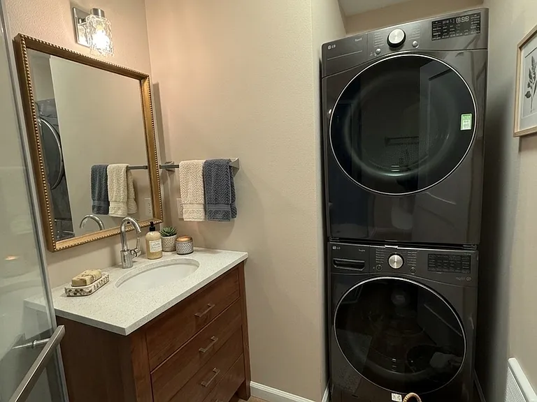 2367 NW Kearney St #4 — Photo 9
