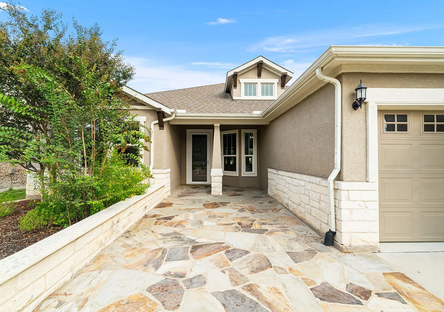 402 Old Blue Mountain Lane-Unfurnished Sun City Rental Available Now! — Photo 3