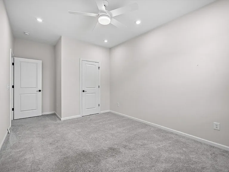 217 Brooks Springs Dr — Photo 28