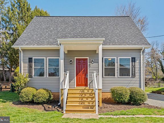 2nd image of 218 W Culpeper St