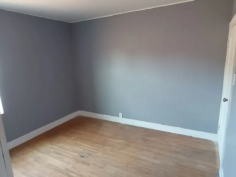 4625 Lewis Ave — Photo 5