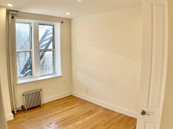 2nd image of 717 De Kalb Ave #1H