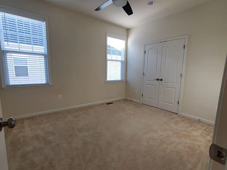42513 Benfold Sq — Photo 27