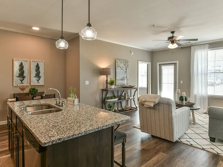 Meridian Park Apartments — Photo 4