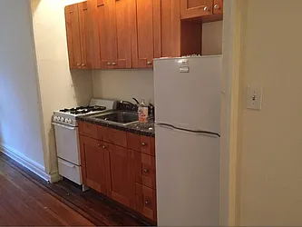 Rented by R New York