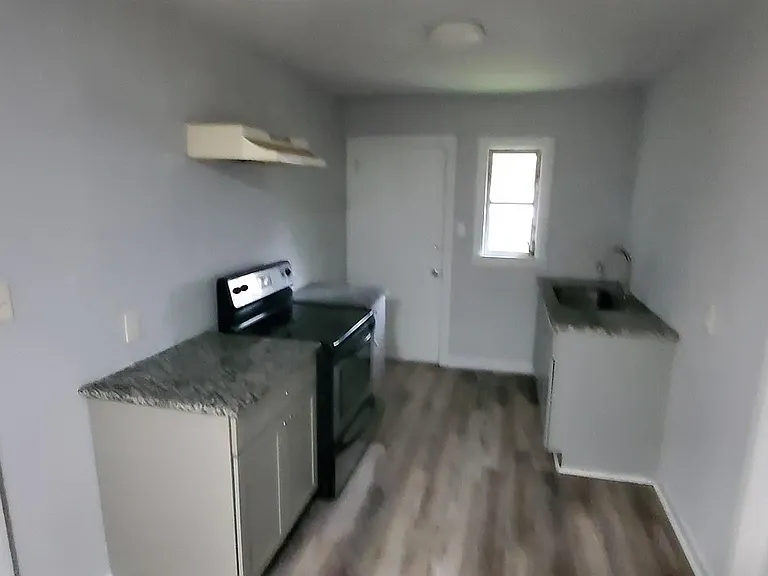 204 E Spring St #A — Photo 2