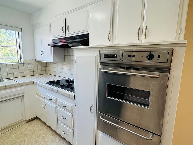 1211 N Ogden Dr — Photo 26