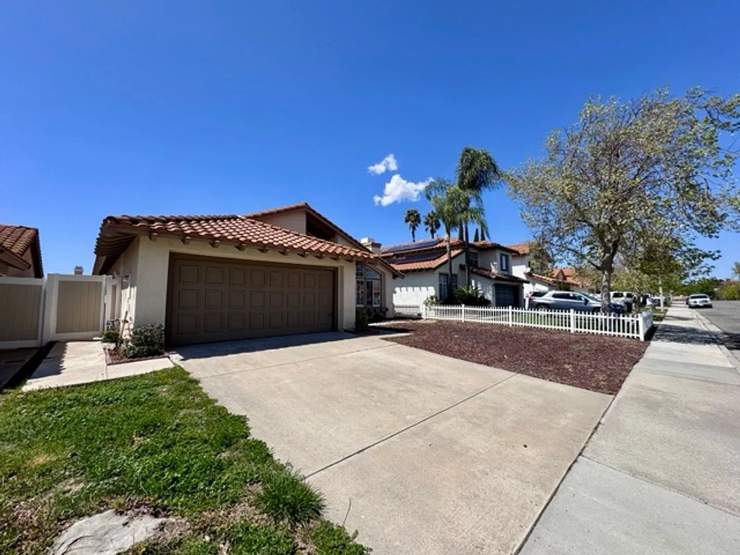 Single Story 3 Bedroom Home With Low Maintenance Yard! — Photo 3