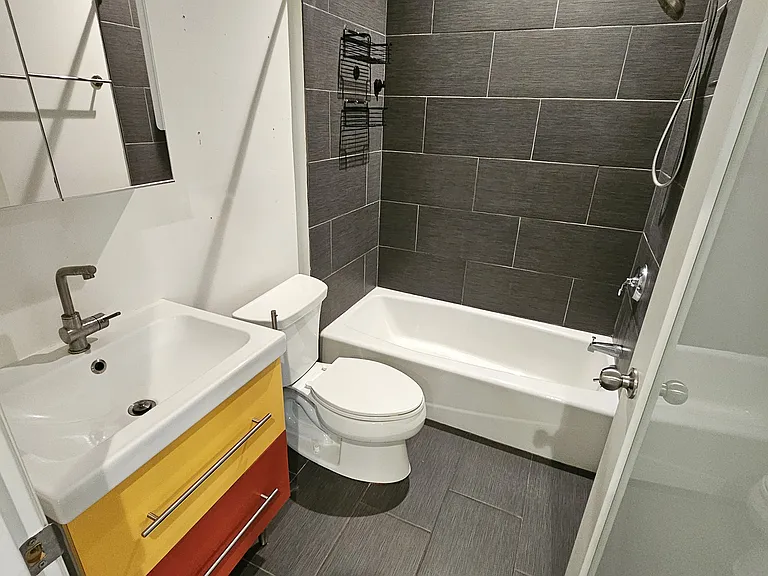 1234 N Formosa Ave #8 — Photo 6