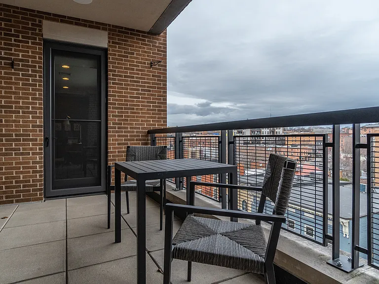 37 Henry St #401 — Photo 18