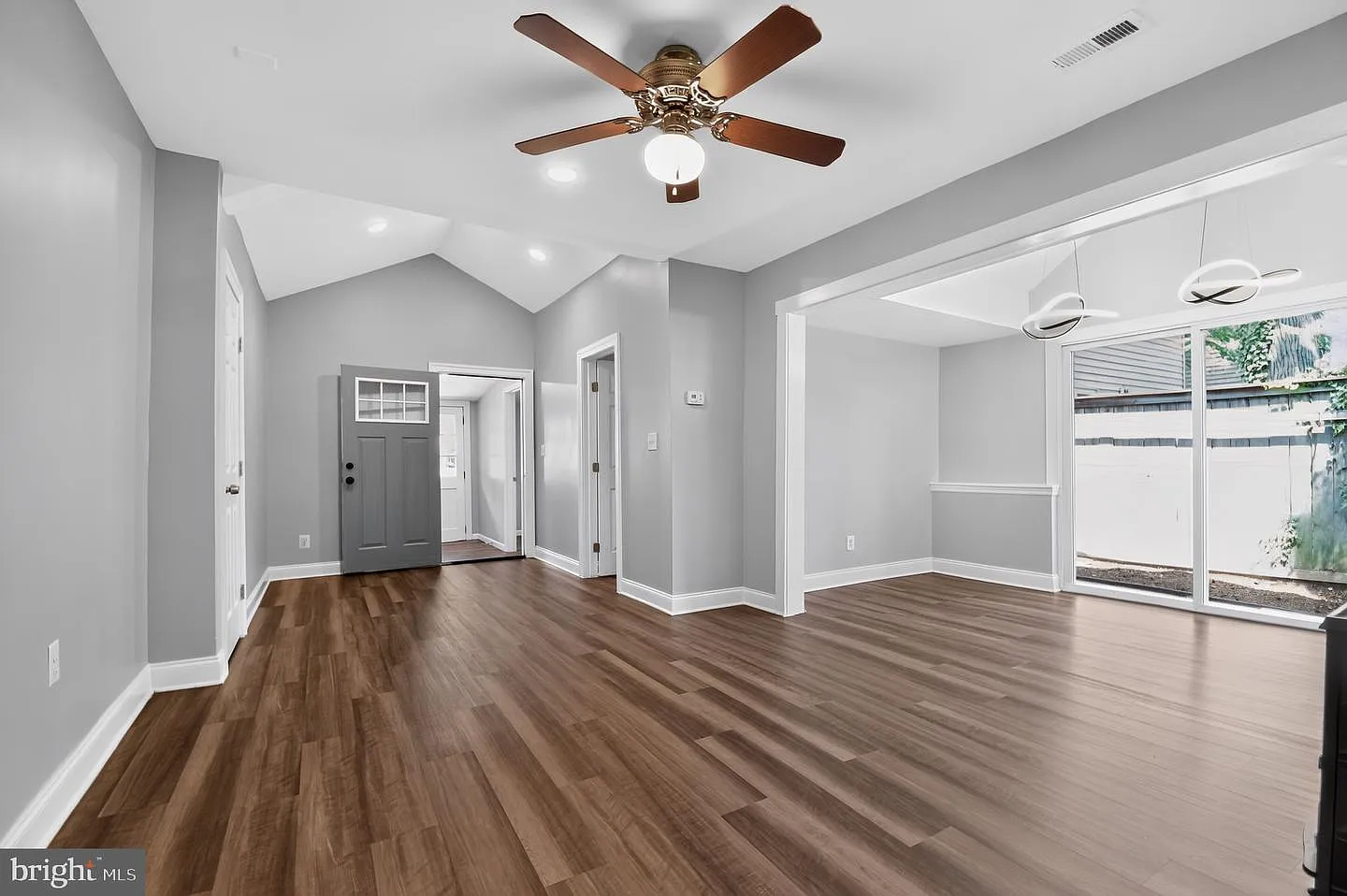 4 bed, 1414 sqft, $3,100 — Photo 3