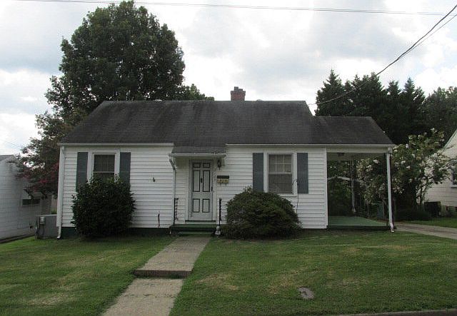 1st image of 2107 Elm St