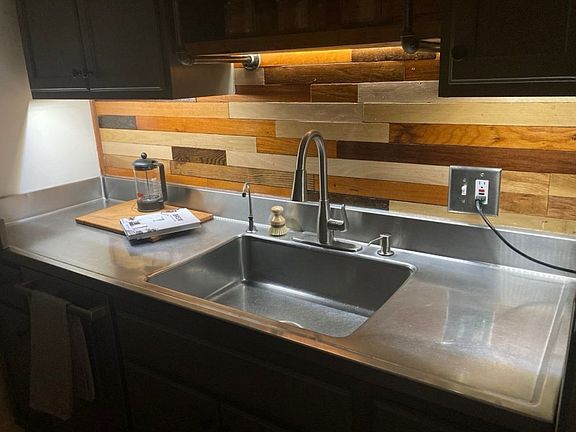 3rd image of 4960 N Marine Dr APT 418
