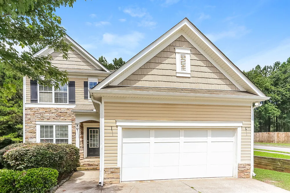 3 bed, 2.5 bath, 1724 sqft, $2,190 — Photo 1