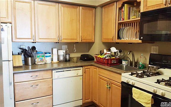3rd image of 17275 Highland Ave