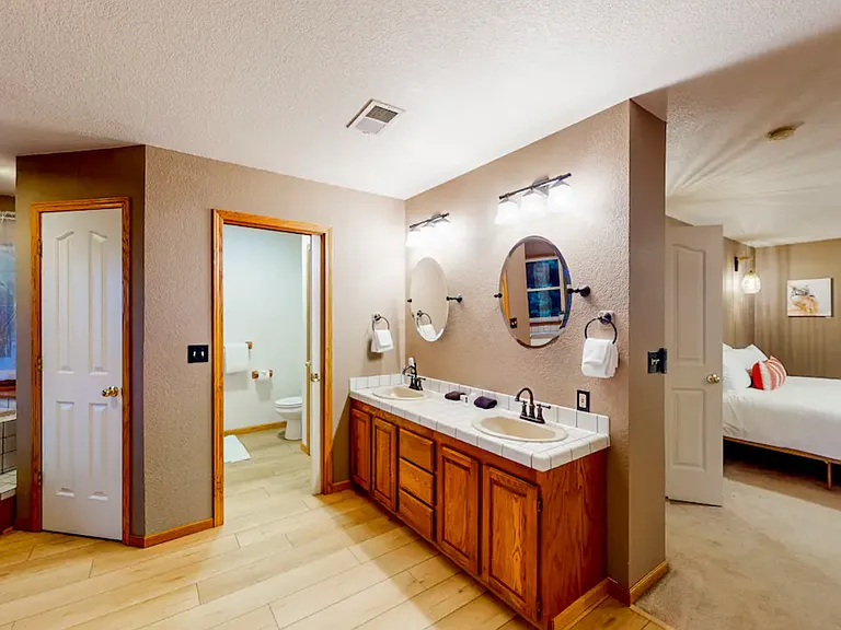 108 Hammer Ln — Photo 10