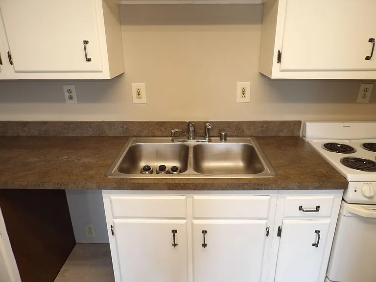 65 Ashwood Ct #8 — Photo 18