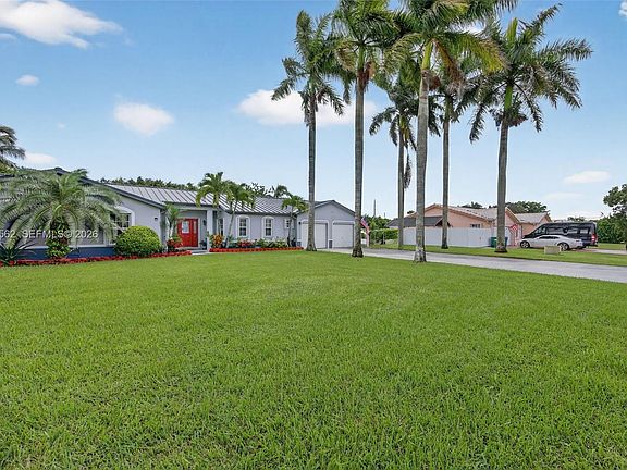 2nd image of 28241 SW 157th Ct