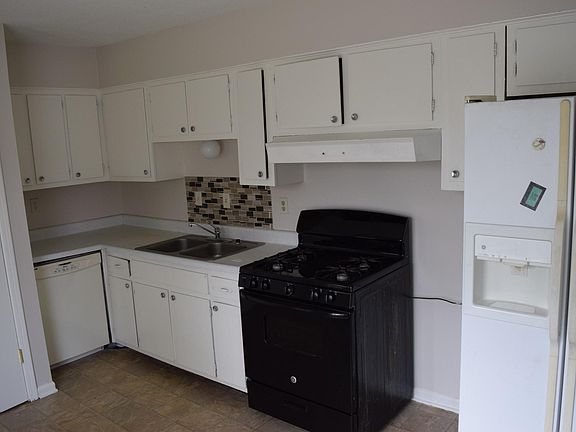 4th image of 1689 Northfield Dr