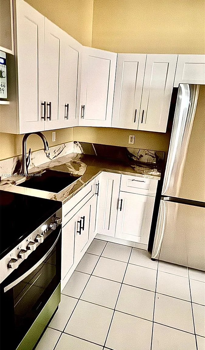 1 bed, 720 sqft, $2,300 — Photo 1