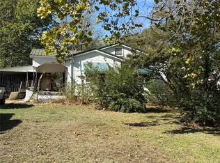 207 N 9th St, Okemah, OK 74859