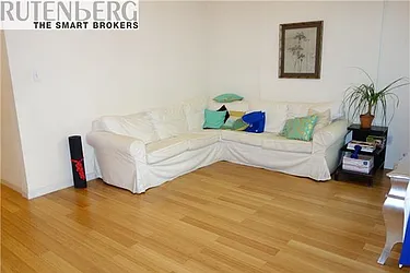 Rented by R New York