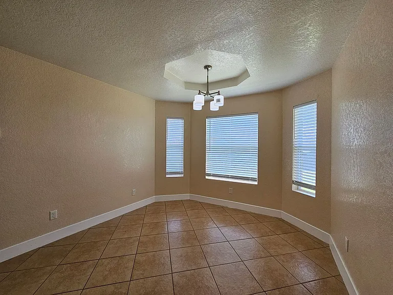 5106 Holster Dr — Photo 5