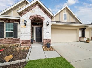 15023 Gulfstream Park Ave, Mont Belvieu, TX 77523