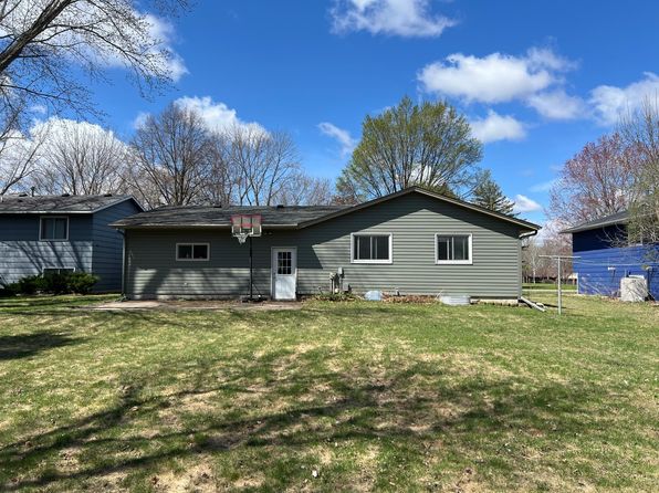 429 Connecticut St NW, Hutchinson, MN 55350