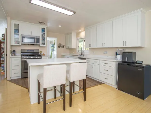 26 Meadow View Drive, Novato, CA 94949