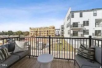 Building Photo - 110 Byrum St