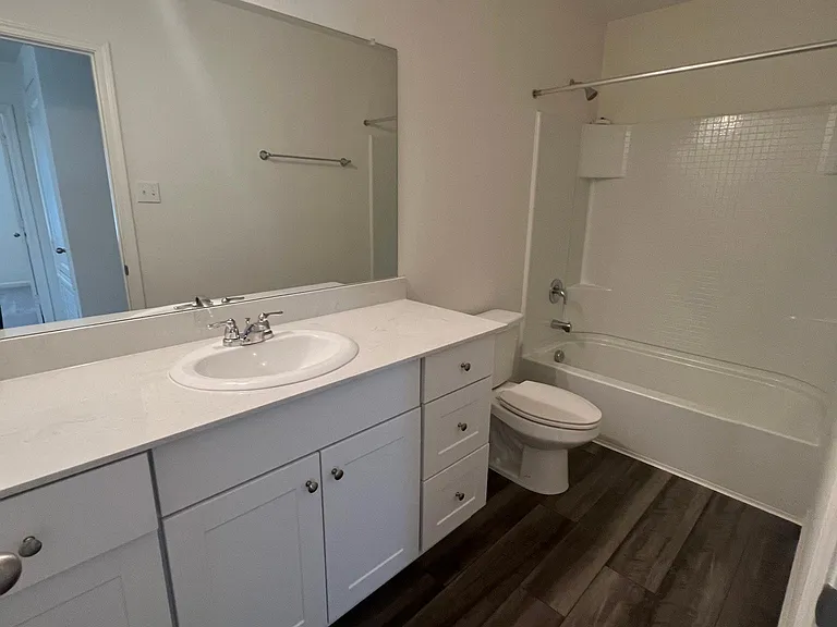 1806 Washington St — Photo 14
