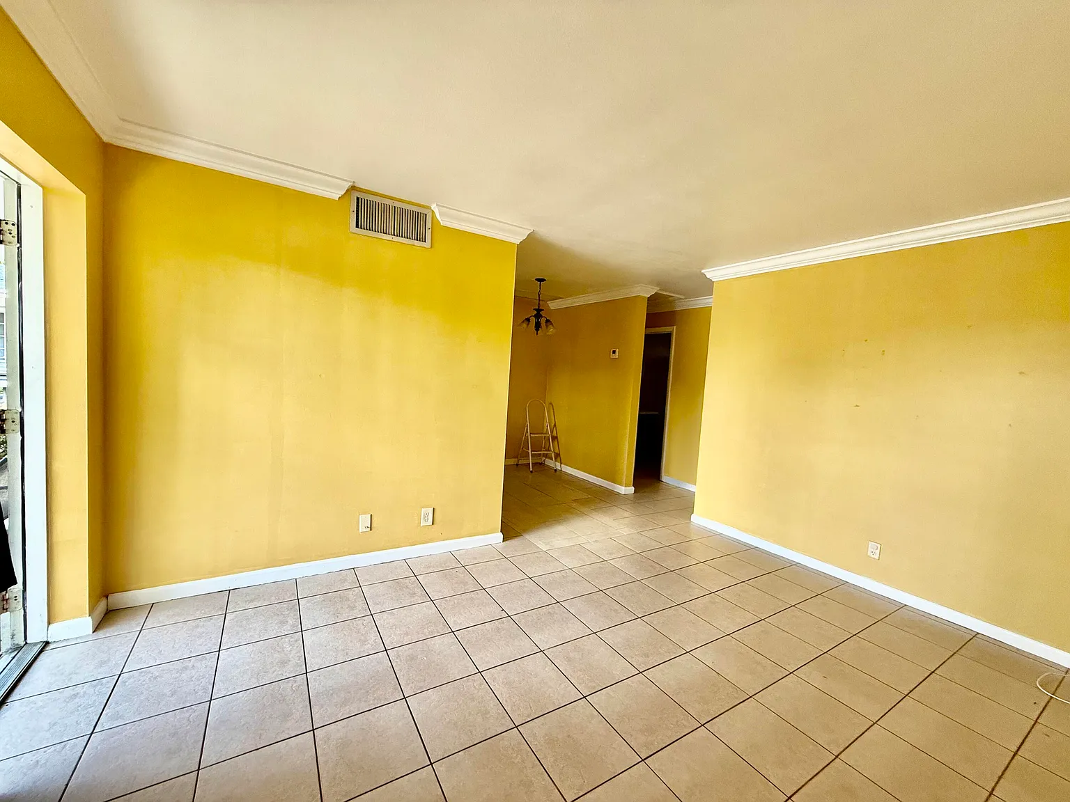 1 bed, 1.0 bath, 490 sqft, $1,400 — Photo 2