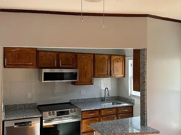 3 bed, $2,100 — Photo 2