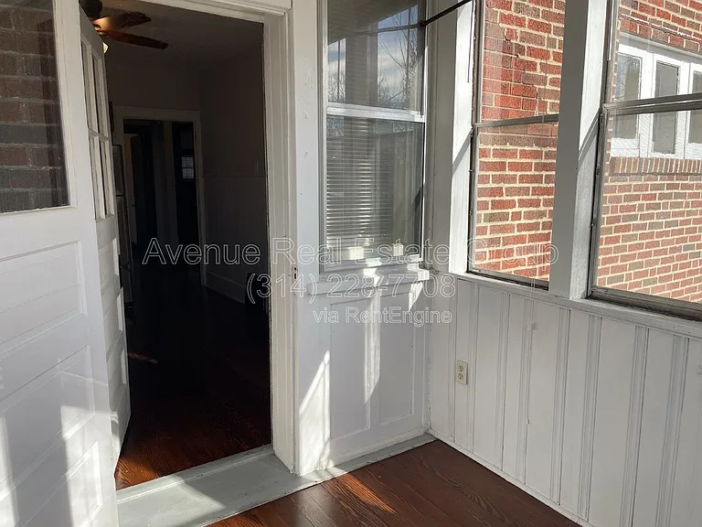 6044 Southwest Ave — Photo 13