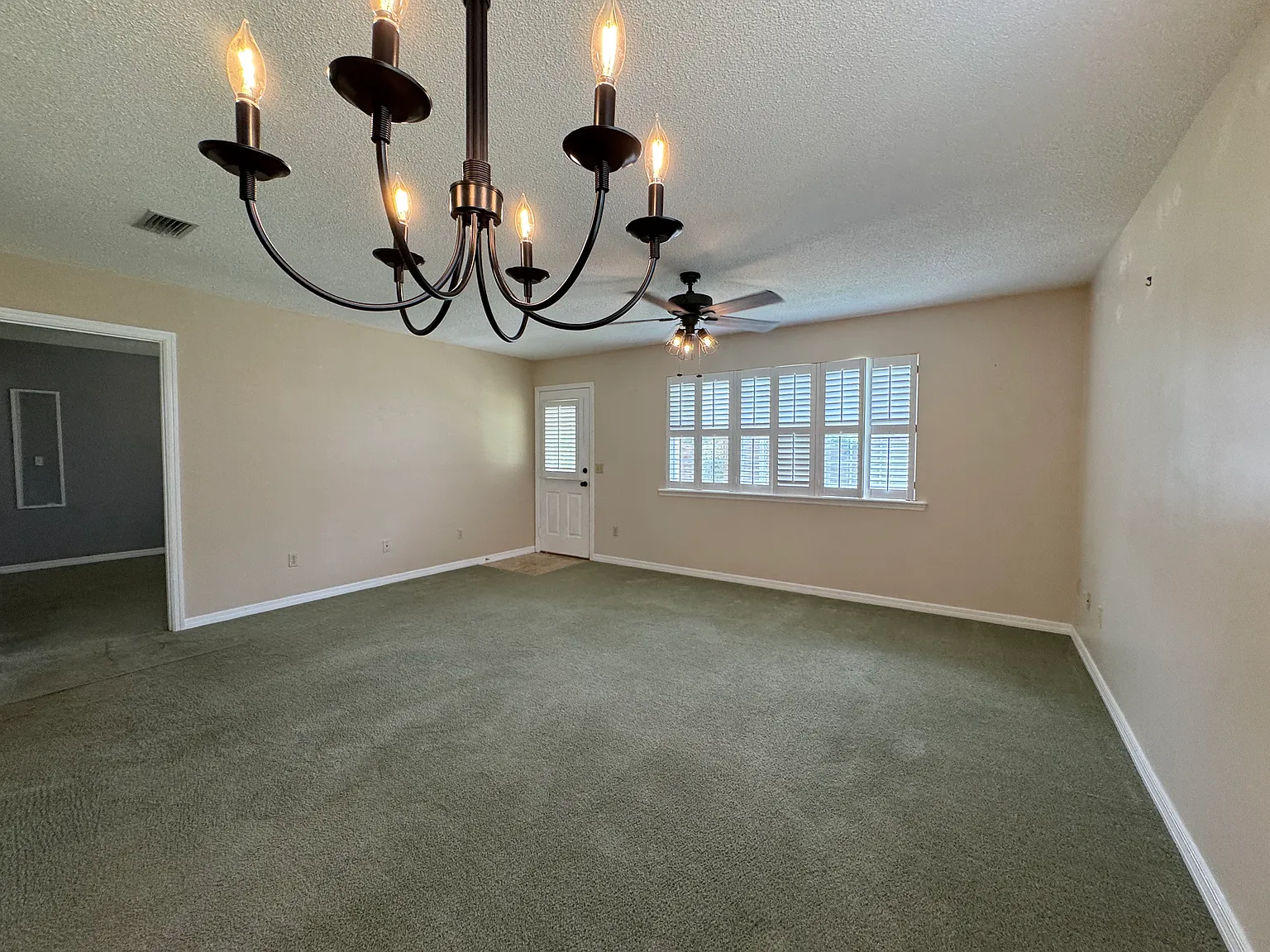 2 bed, 1044 sqft, $1,395 — Photo 3