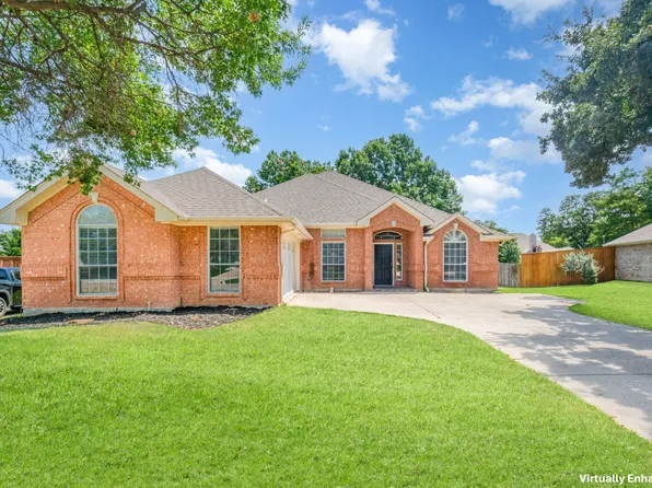 2624 Briargrove Dr, Hurst, TX 76054