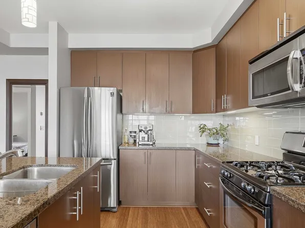 6077 London Rd #210, Richmond, BC V7E 0A7