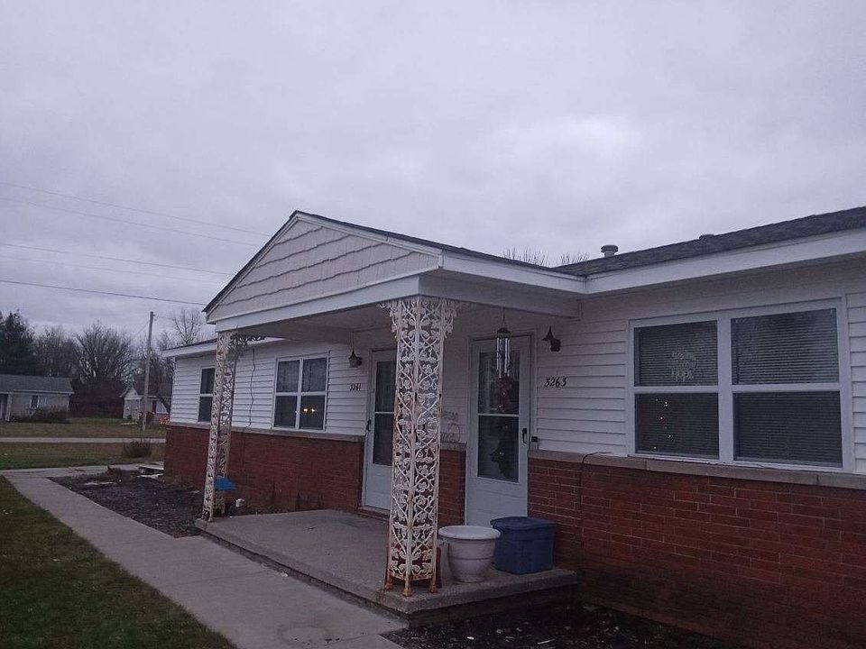 744 Sqft - 2BR /1BA duplex