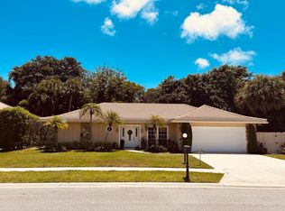2758 Biarritz Dr, Palm Beach Gardens, FL 33410