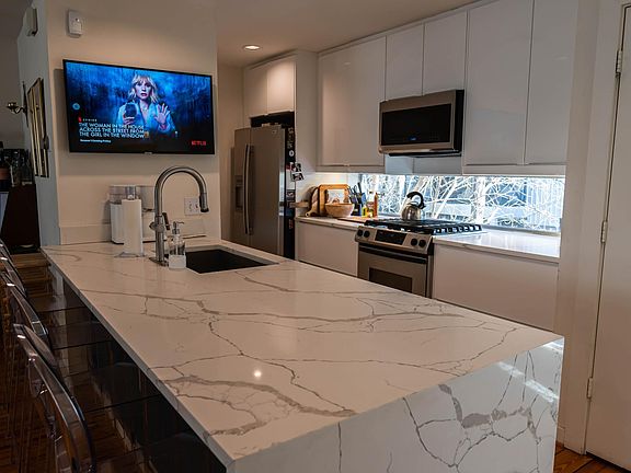 Main Floor - Kitchen