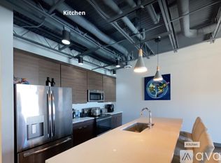 215 S Kansas St #205, Edwardsville, IL 62025