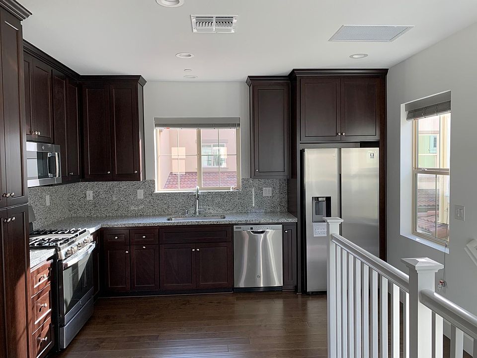 1st image of 478 E Yarrow Ln