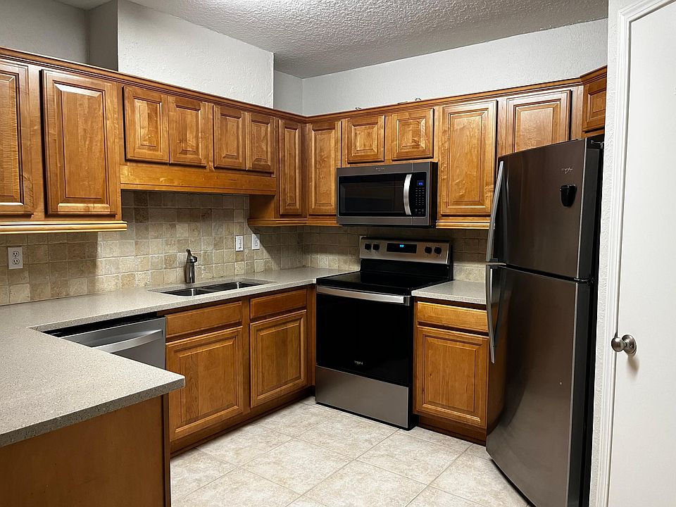 1st image of 1701 The Greens Way APT 916